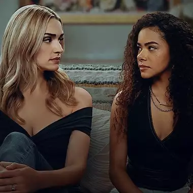 5 λόγοι που το Ginny & Georgia μας θυμίζει το Gilmore Girls