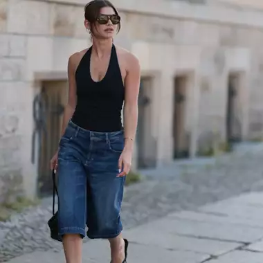 Οι 5 cool chic τρόποι για να φορέσετε μια denim βερμούδα