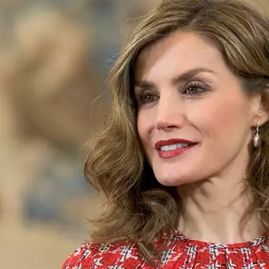 Πώς να φορέσετε το κόκκινο κραγιόν σαν μια γαλαζοαίματη