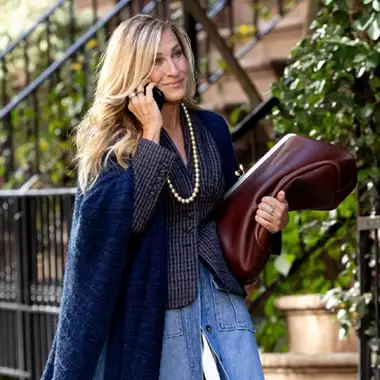 Το κρυφό νόημα πίσω από την τελευταία σκηνή της Carrie Bradshaw στο And Just Like That