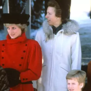 Πριγκίπισσα Diana | Τα 11 Χριστούγεννα με τη βασιλική οικογένεια