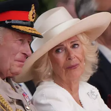 Καμίλα | Ο πραγματικός λόγος που δεν συνόδευσε τον βασιλιά Κάρολο στην κηδεία της δούκισσας του Kent