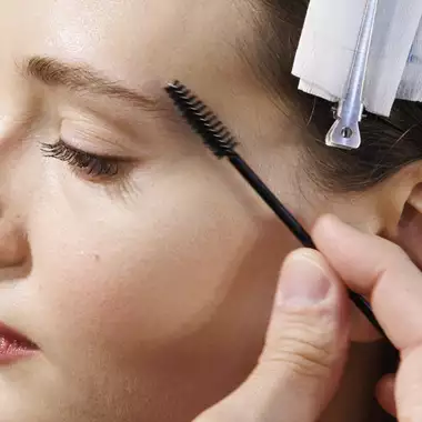 Φρύδια με Στυλ | Ανακαλύψτε το ιδανικό σχήμα που σας ταιριάζει